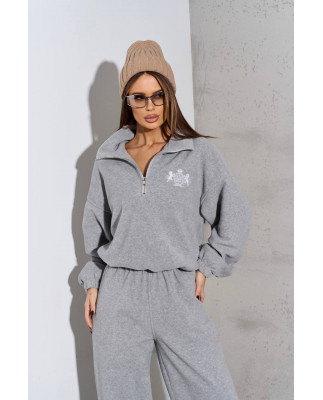 103 Спортивний костюм з поларфлісу на стойці з вишивкою 103 Спортивний костюм з поларфлісу на стойці з вишивкою