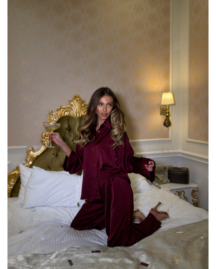 107 Домашній костюм зі стразами