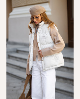 125 Жилет пуховий з вишивкою