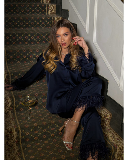 14 Вечірній сатиновий костюм із пір'ям