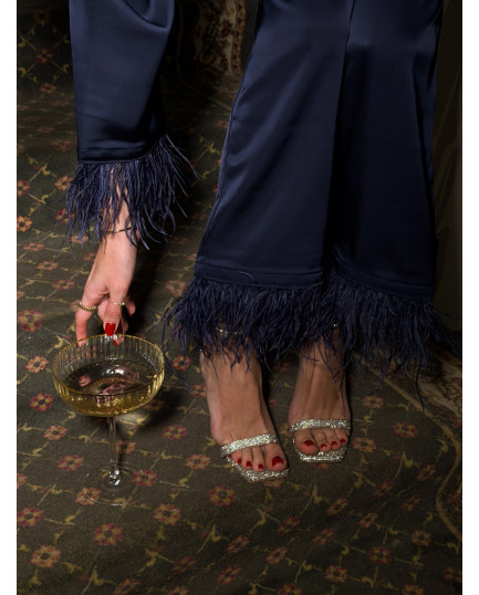 14 Вечірній сатиновий костюм із пір'ям