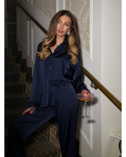 14 Вечірній сатиновий костюм із пір'ям