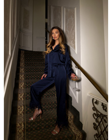 14 Вечірній сатиновий костюм із пір'ям