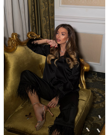 14 Вечірній сатиновий костюм із пір'ям