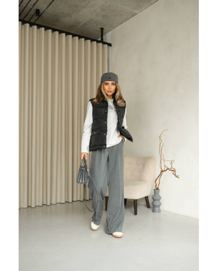 17 Жилетка пухова на кнопках водовідштовхувальна