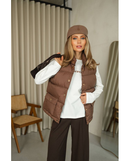 17 Жилетка пухова на кнопках водовідштовхувальна