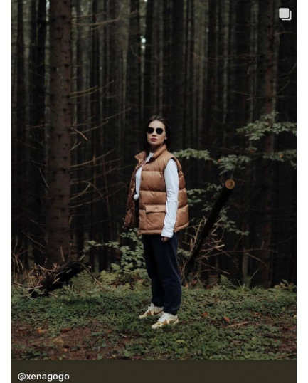 17 Жилетка пухова на кнопках водовідштовхувальна