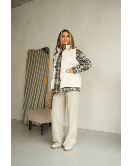 17 Жилетка пухова на кнопках водовідштовхувальна