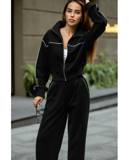 55 Костюм із трьохнитки з кантом