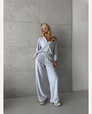 93 Спортивний костюм з велюра на затяжках з вишивкою