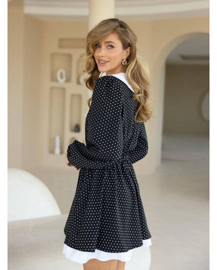 23 Коротка сукня з білим коміром