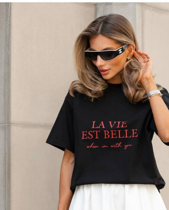 29 футболка чорна La vie est