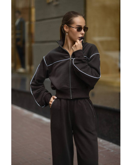 55 Костюм із трьохнитки з кантом