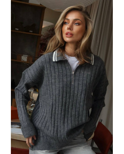 111 Світер в’язаний з молочним комірцем