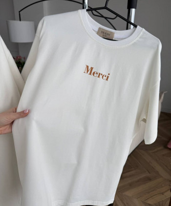 29 Футболка молочна merci