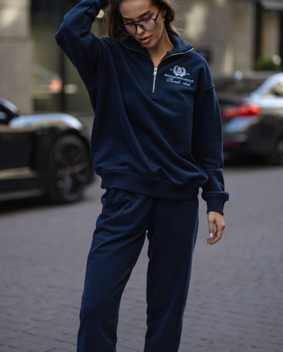 60 Спортивний костюм з короткою молнією з вишивкою