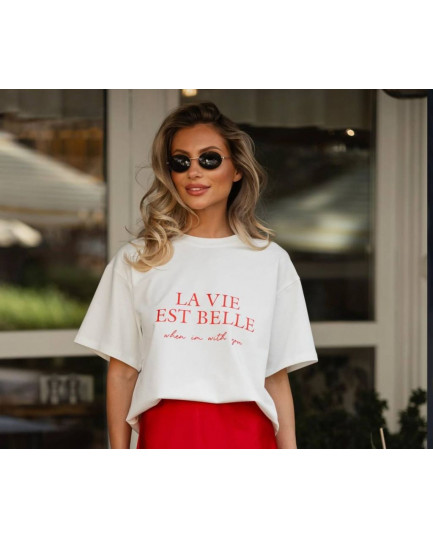 29 футболка молочна La vie est