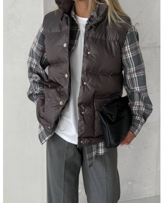 17 Жилетка пухова на кнопках водовідштовхувальна