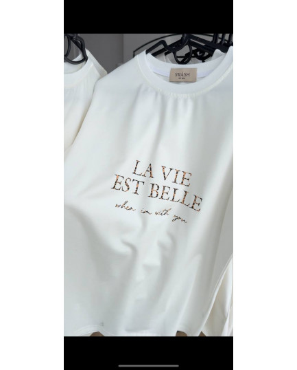 29 футболка молочна La vie est