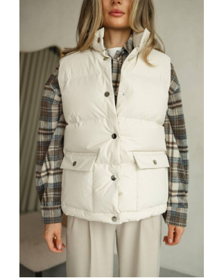 17 Жилетка пухова на кнопках водовідштовхувальна