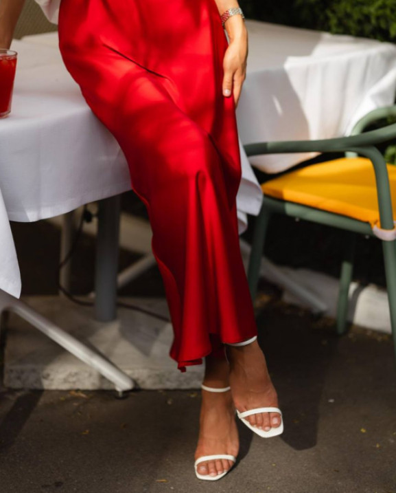 35 спідниця міді сатинова