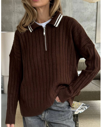 111 Світер в’язаний з молочним комірцем